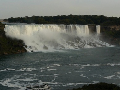 "la chute américaine"
large de 300 m